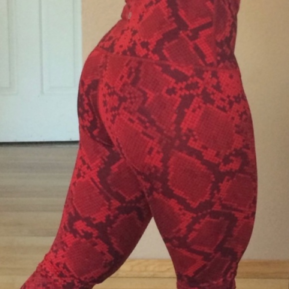 Red lululemon leggings